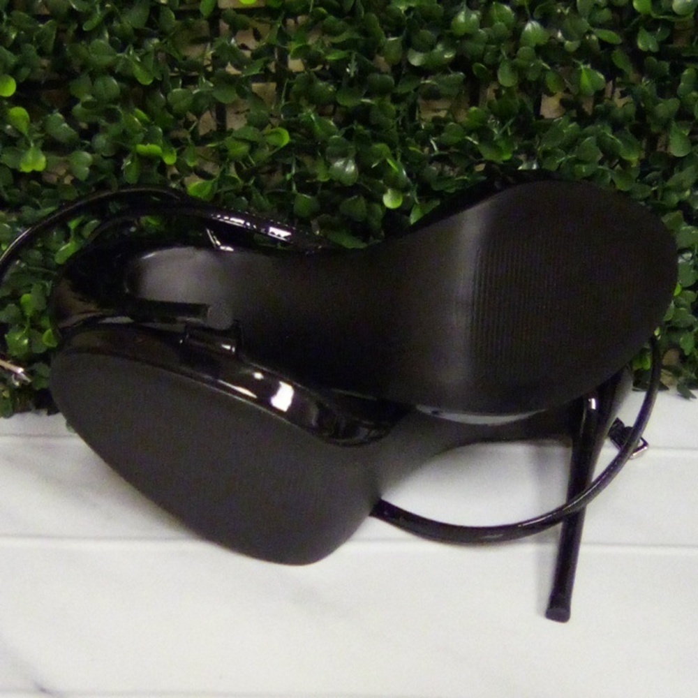STEVE MADDEN BLACK PATENT STRAPPY HEELS - 8.5 - Picture 3 of 4